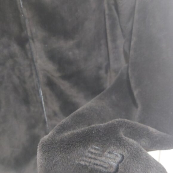New Balance black cozy zip up jacket, size medium (M) - Picture 5 of 6